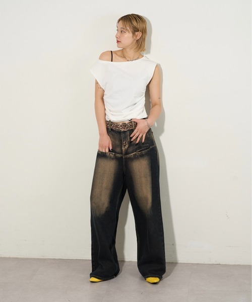 ベルト付WHO'S WHO galleryスラッシュポケットブラストワイドデニム WHO'S WHO gallery（フーズフーギャラリー）の「《UNISEX
