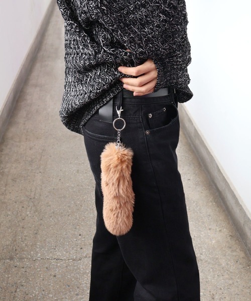 4INT. キーホルダー フェイクファー しっぽ キーホルダー : ZOZOTOWN