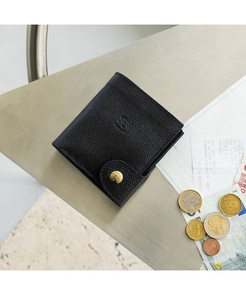 【新品同等】 ILBISONTE イルビゾンテ 2つ折り財布 金ボタン ブラック IL BISONTE（イルビゾンテ） 二つ折り 二つ折り財布 財布 IL BISONTE
