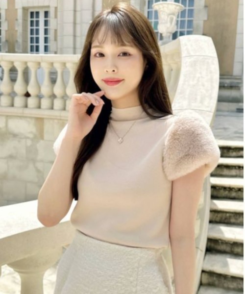 ⭐️美品⭐️CC 01C ロゴ　カシミヤ　半袖　ニット 36 continuer de NICE CLAUP/ロゴ入り半袖ニット｜NICE CLAUP/OLIVE