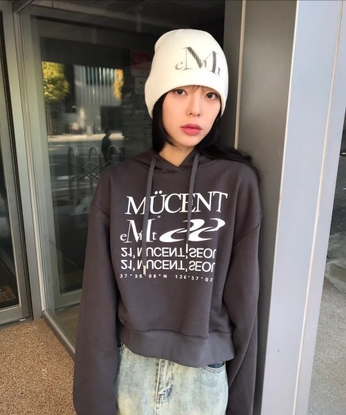 パーカー 「MUCENT」レタリング パーカー SSENTIAL LETTERING HOOD レディース