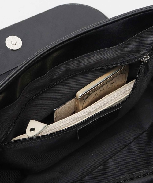 REGiSTA（レジスタ） ショルダーバッグ スプリットレザー（牛床革