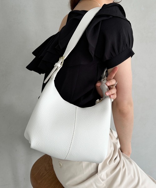 ショルダーバッグ バッグ round moon shoulder bag／ワン