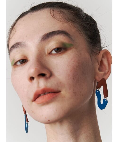 イヤリング SWAY TRIANGLE EARRING / スウェイトライアングルイヤリング レディース