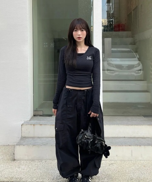 SUPREME ストライプ Vネック Tシャツ M SUPREME ストライプ Vネック Tシャツ M SUPREME ストライプ V