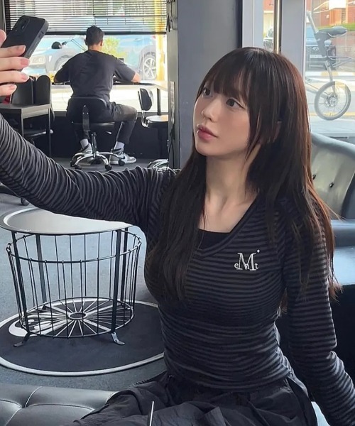 MUCENT（ムセント） tシャツ MUCENTブランド直輸入正規品/Vネック