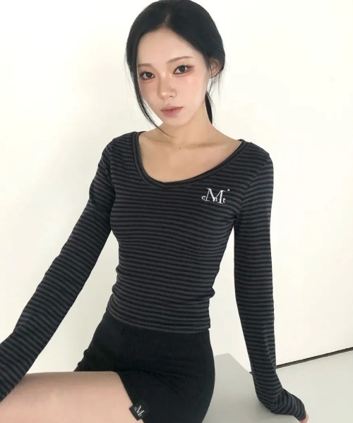 MUCENT（ムセント） tシャツ MUCENTブランド直輸入正規品/Vネック