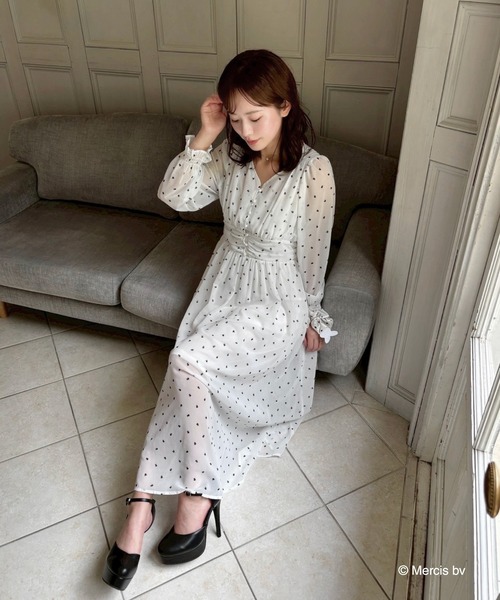 MIIA（ミーア） ワンピース miffy 総柄長袖シフォンフレアワンピース