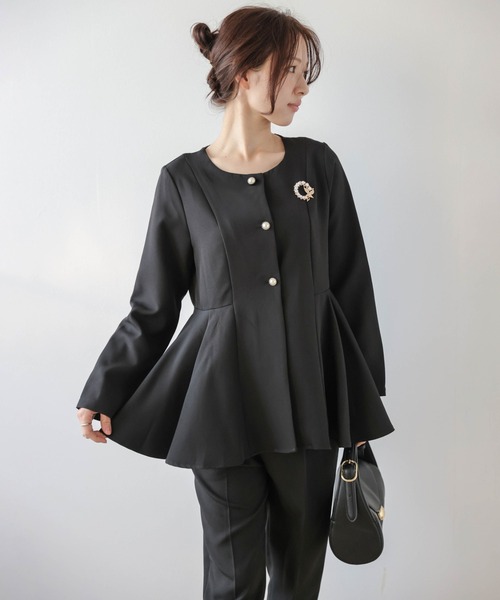 セットアップ ペプラムジャケット＆テーパードパンツ レディース