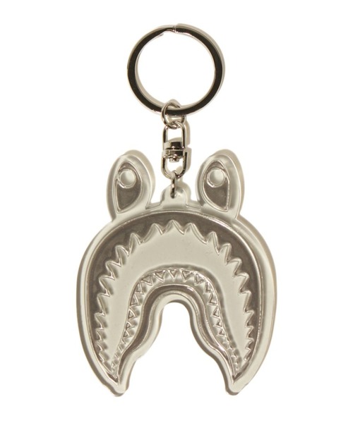 A BATHING APE sharkキーホルダー未開封品 A BATHING APE（アベイシングエイプ） キーホルダー SHARK REFLECTIVE