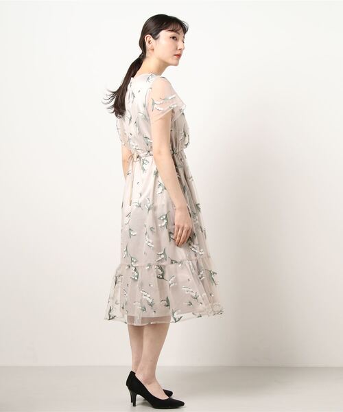 Rose Tiara」 半袖ワンピース 42 ベージュ レディース : 80303311 