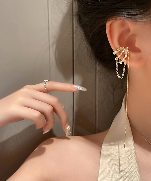 ana luisa ◆ 片耳用 十字イヤーカフ ＊ FLYNN Two Flynn ピアス・イヤーカフ 韓国アクセサリー、軟骨ピアス