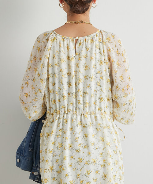 un dix cors ワンピース ウエスト絞り花柄シアーワンピース
