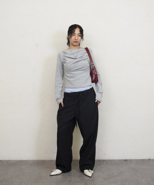 WHO'S WHO gallery tシャツ ギャザーオフショルトップス