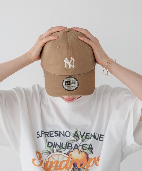 NEW ERA(R)×MARY QUANT3段ロゴ キャップ(ベージュ） NEW ERA(R)×MARY QUANT3段ロゴ キャップ(ベージュ）