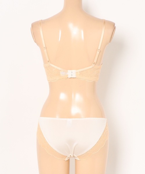 Sanei ブラジャー ショーツセット 「Feminine Style」キュートな花柄