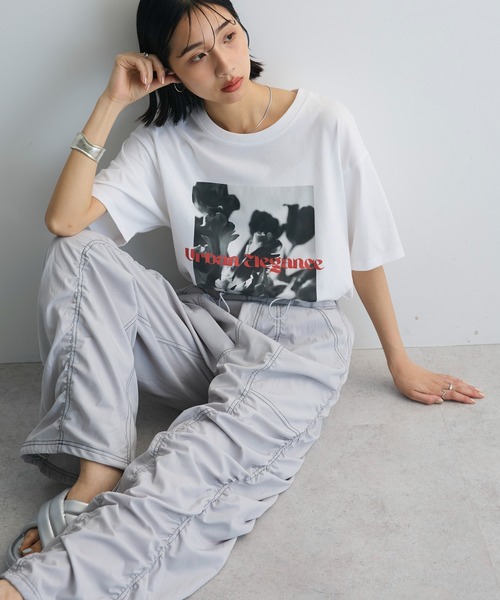 AnriettMusee tシャツ レトロフラワーロゴ入りプリントTシャツ