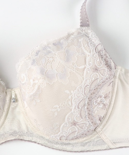 新品未使用Yue 小さく見せるブラ　G75 Yue(ユエ)｜(E70～）小さく見せるミニマイズブラ/ブラック の通販