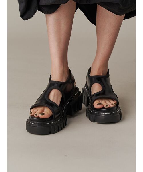 Leather Sandal カットアウト レザー サンダル UN3D. サンダル HOLE CUTTING LEATHER SANDAL / ホール