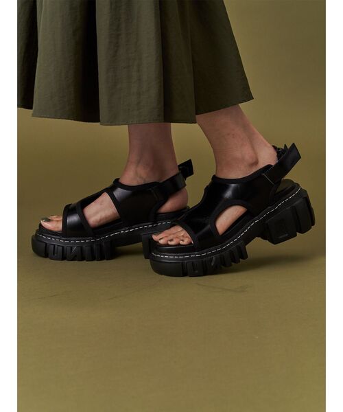 【LODI】HELONA☆カットアウトレザーサンダル Paraboot、Jalan Sriwijayaなど】レザーサンダルなら高見えが