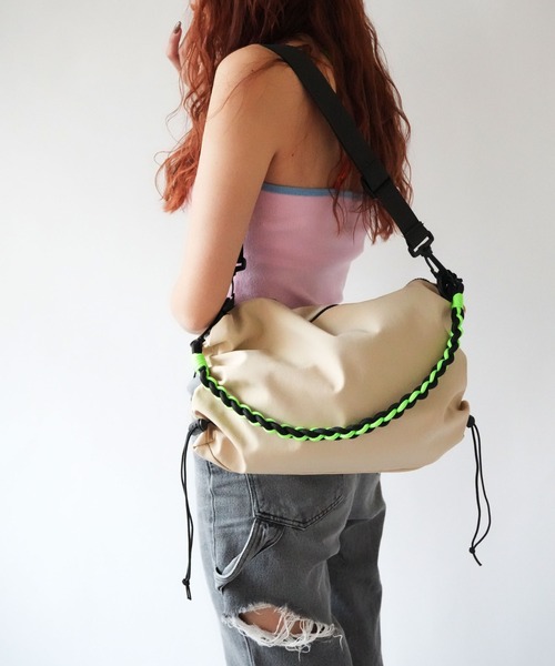 Bucket Baggage ブラック バケツ型バッグ M バケツ型 ブラック ショルダーバッグ - メルカリ