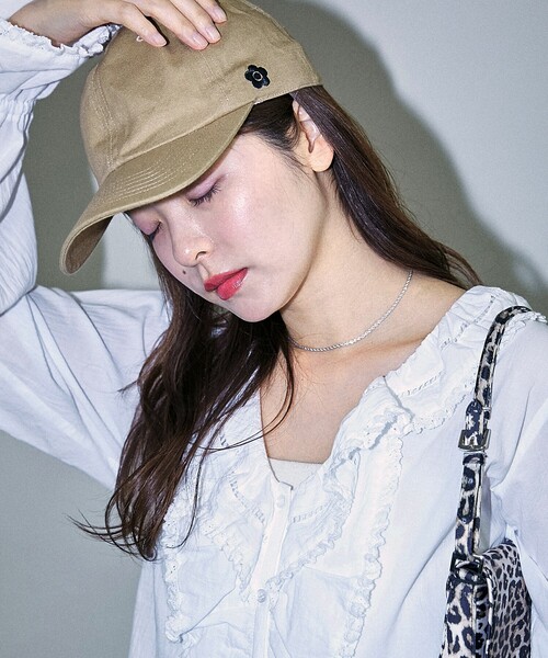 新品 MARY QUANT マリークワント キャップ帽子 ベージュ ロゴ刺繍 PUBLUX（パブリュクス） キャップ 帽子 MARY QUANT × PUBLUX/マリー