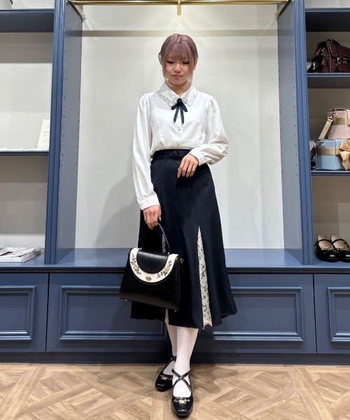 an another angelus（アンアナザーアンジェラス） スカート レース切替