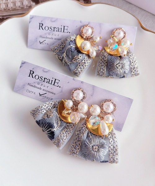 TONE（トネ） イヤリング 「RosraiE」ブルーインド刺繍リボンタッセル
