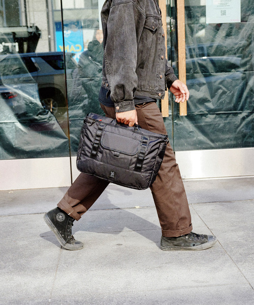 Chrome メッセンジャーバッグ 42cm x 20cm 人気ブランドの メッセンジャーバッグ Chrome 42cm 20cm x