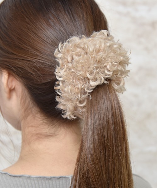 ボリュームたっぷりファーシュシュ⤴︎︎⤴︎︎ カボション＆リング Flowering（フラワーリング） シュシュ ボリュームファー/シュシュ