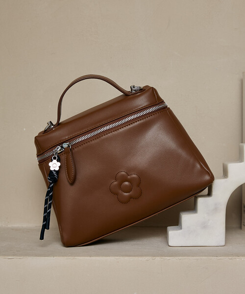 マリークワント　DAISYショルダーバッグ　ブラウン　新品・美品❤︎完売品 MARY QUANT（マリークヮント） ショルダーストラップ ショルダーバッグ