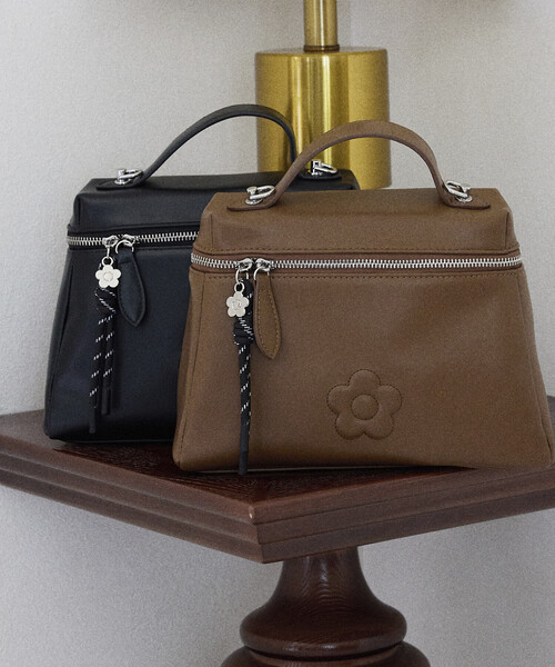 MARY QUANT（マリークヮント） ショルダーストラップ ショルダーバッグ 