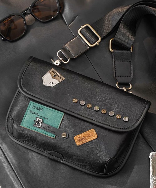 BOSS ダブルコンパートメント ネックポーチ フェイクレザー BOSS ダブルコンパートメント ネックポーチ フェイクレザー
