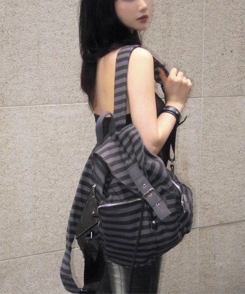 大人気 ドット スターリュック[ILLIGO] PATTERN BUCKLE BACKPACK パターンバックルバックパック スター (ブラック) - illigo | 60