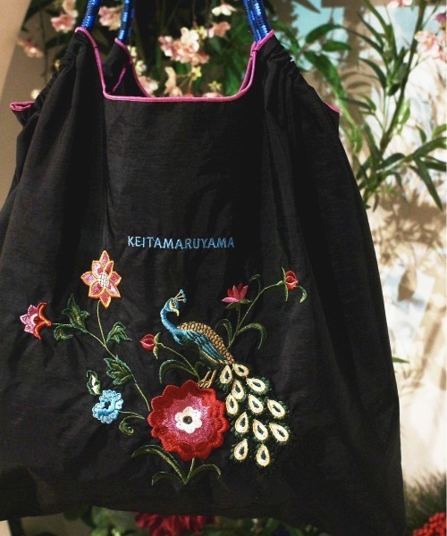 美品✨ケイタマルヤマ シルク混 花柄刺繍 ロングコート ブラック KEITA MARUYAMA (ケイタマルヤマ) 花刺繍 レーヨン混 長袖クルーネック