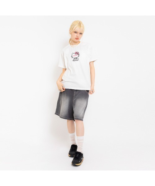 sanrio tシャツ HELLO KITTY × atmos pink Foam Print T-shirt