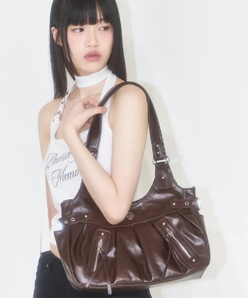 早期完売★ILLIGO Amber Buckle Shoulder Bag★日本未入荷★人気 ILLIGO ショルダーバッグ バッグ 「ILLIGO」アンバー バックル