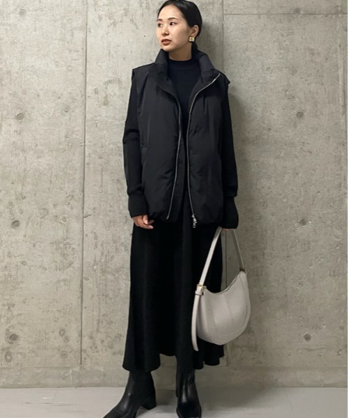 美品！Mila Owen フード付きパテッドフレンチダウンベスト　ブラック Mila Owen（ミラオーウェン）の「フード付きパテッドフレンチダウン