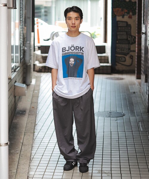 BEAMS T tシャツ 「別注」Kevin Cummins /「Bjork」Photo (3