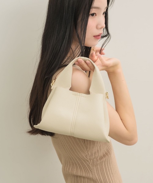 NEUNA ショルダーバッグ バッグ 「新色ベージュ登場