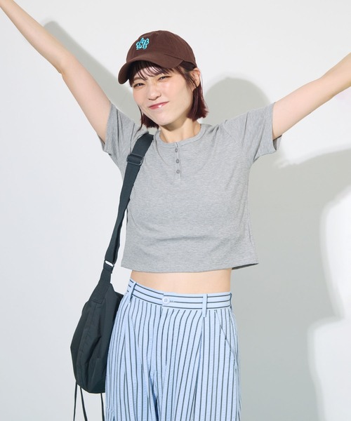 ヘンリーネック tシャツ 半袖 すっきり細見え。ヘンリーネックリブ半袖