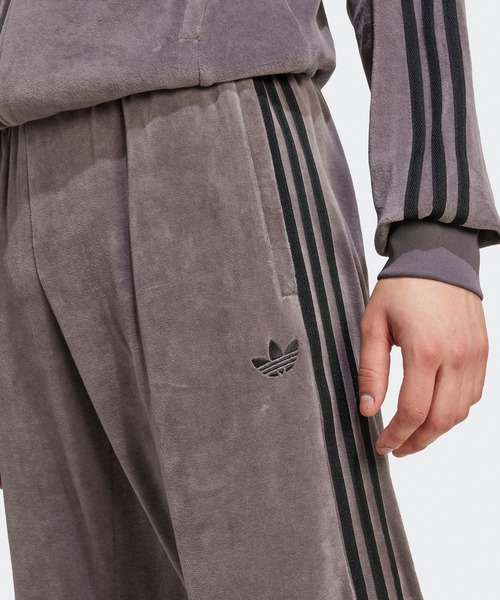 【人気】アディダスベロアトラックパンツジャージ黒ロゴ刺繍L 人気】アディダスベロアトラックパンツジャージ黒ロゴ刺繍L adidas