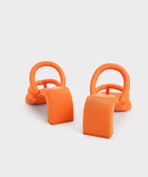 パッフィーストラップ サンダル CHARLES ＆ KEITH サンダル パッフィー クロスオーバー