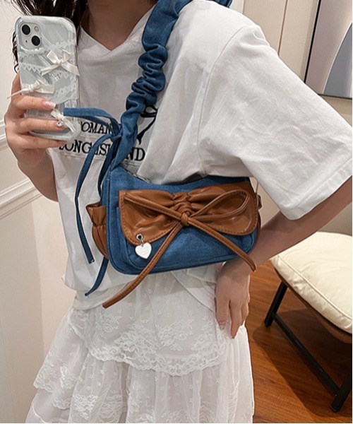 関税送料込◆Acne Studios◆リボン レザーショルダーバッグ Y2K gossip!ロサンゼルス ショルダーバッグ バッグ Y2K リボン