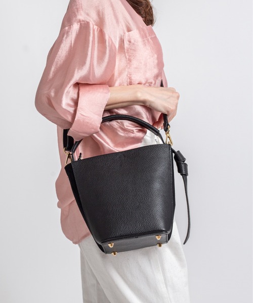 AULENTTI（オウレンティ） ショルダーバッグ バッグ 「AULENTTI