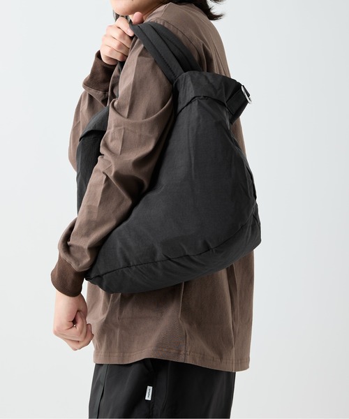 黒 ナイロン ショルダーバッグ　meltum meltum ショルダーバッグ NYLON MESSENGER BAG / ナイロン