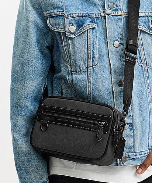 【COACH】テオ カメラ バッグ・シグネチャー ジャカード COACH｜【公式】テオ カメラ バッグ・シグネチャー ジャカード