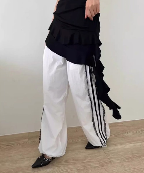 ワイドパンツ パンツ シャリ感素材サイドレーストラックパンツ レディース | ブランド登録なし | 10