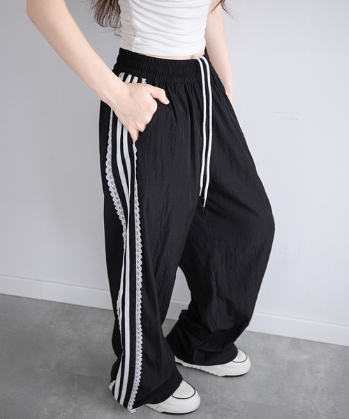 ワイドパンツ パンツ シャリ感素材サイドレーストラックパンツ レディース | ブランド登録なし | 22
