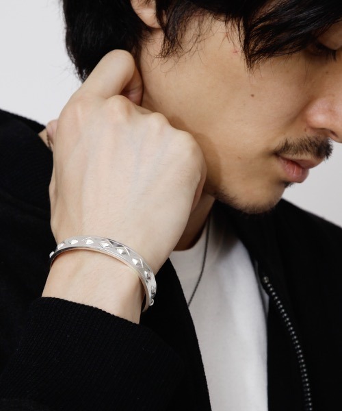 バングル Genri/「floater」Studded BangleII メンズ レディースの画像
